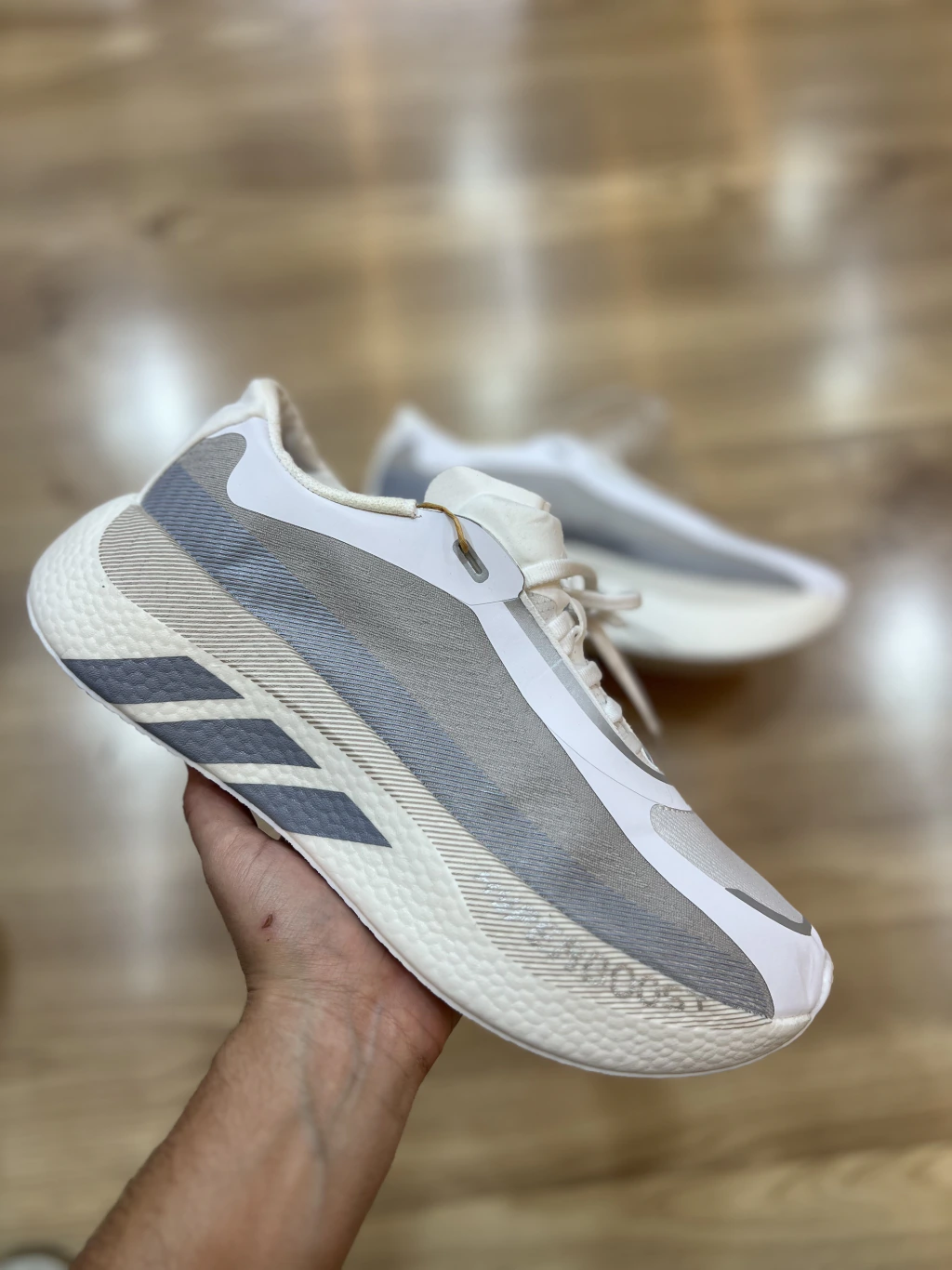 Adidas Hyperboost “Cinza”