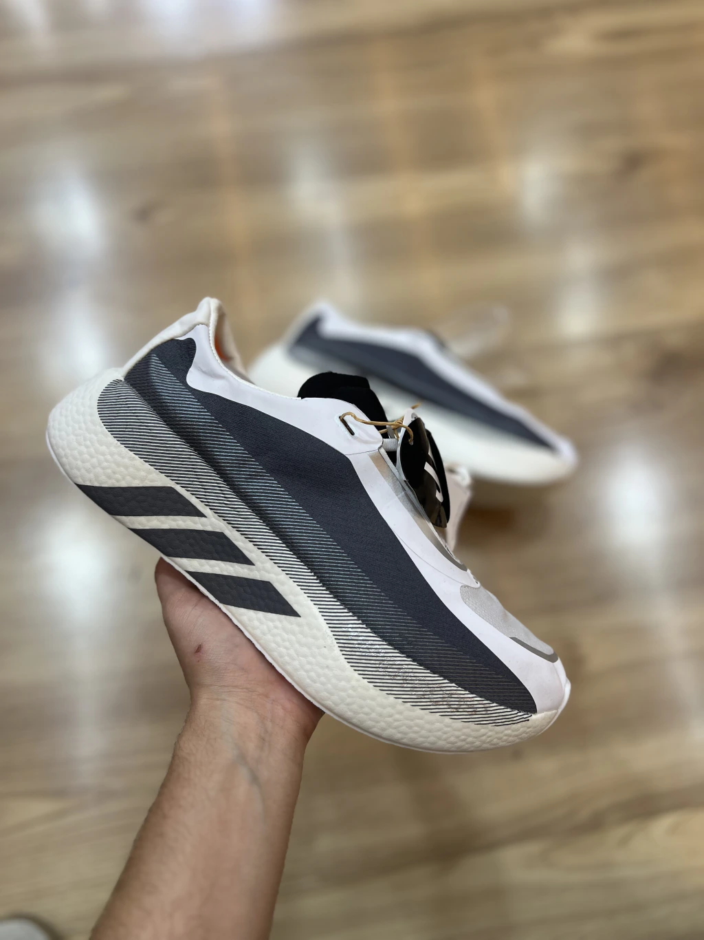Adidas Hyperboost “Grafite”
