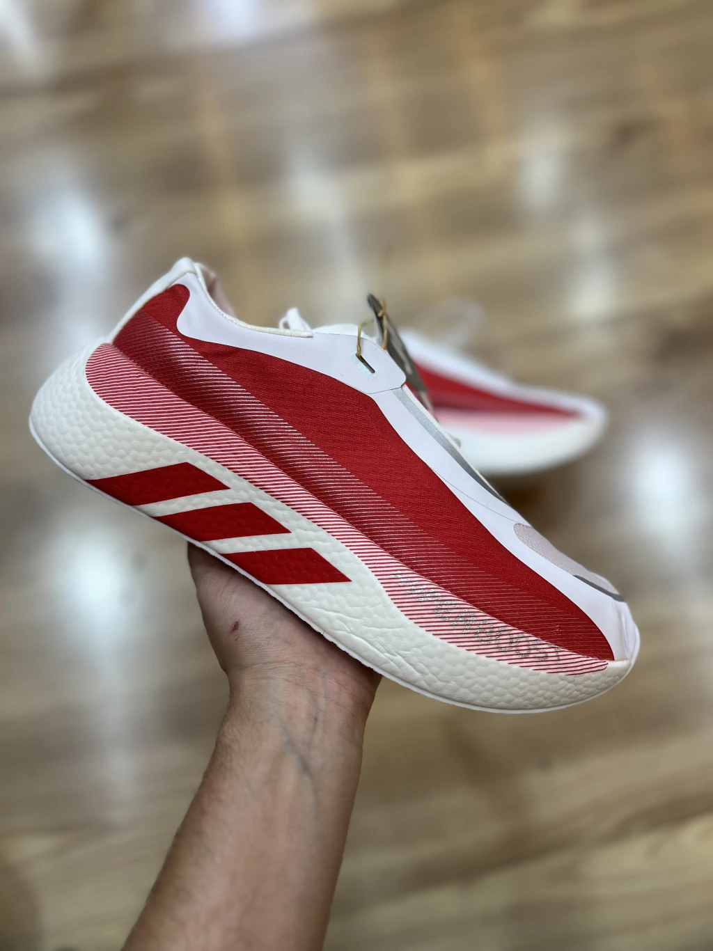 Adidas Hyperboost “Branco\/Vermelho”