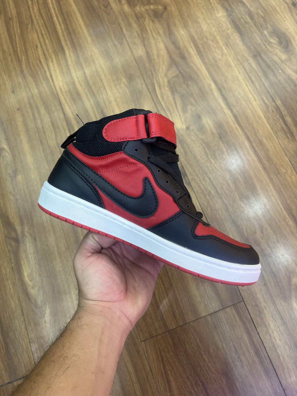 court borough mid 2 - " Red " — foto 1