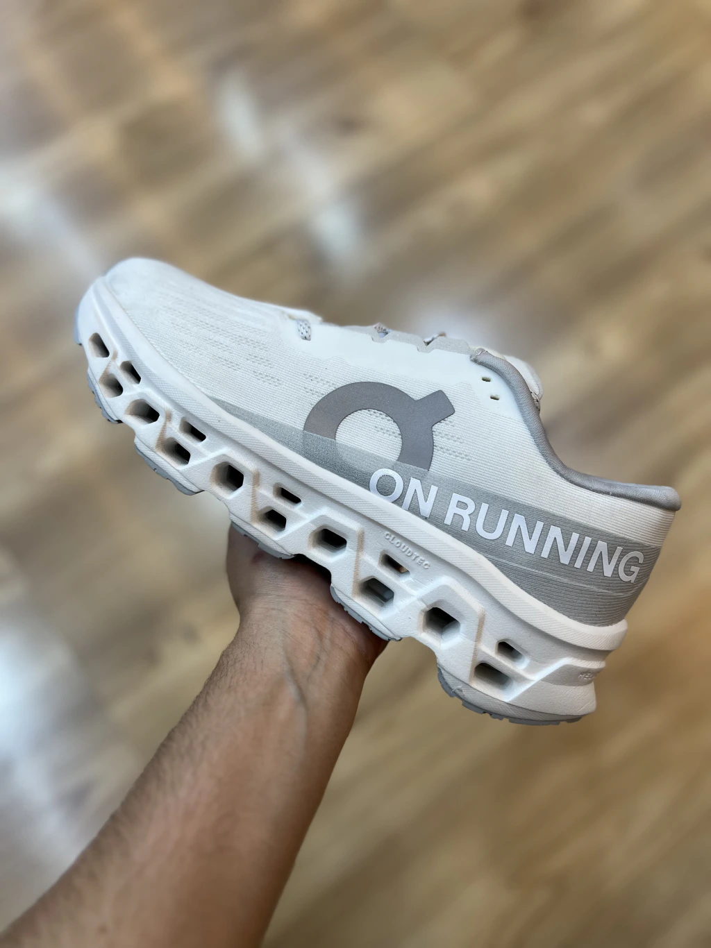 Tênis corrida On Running