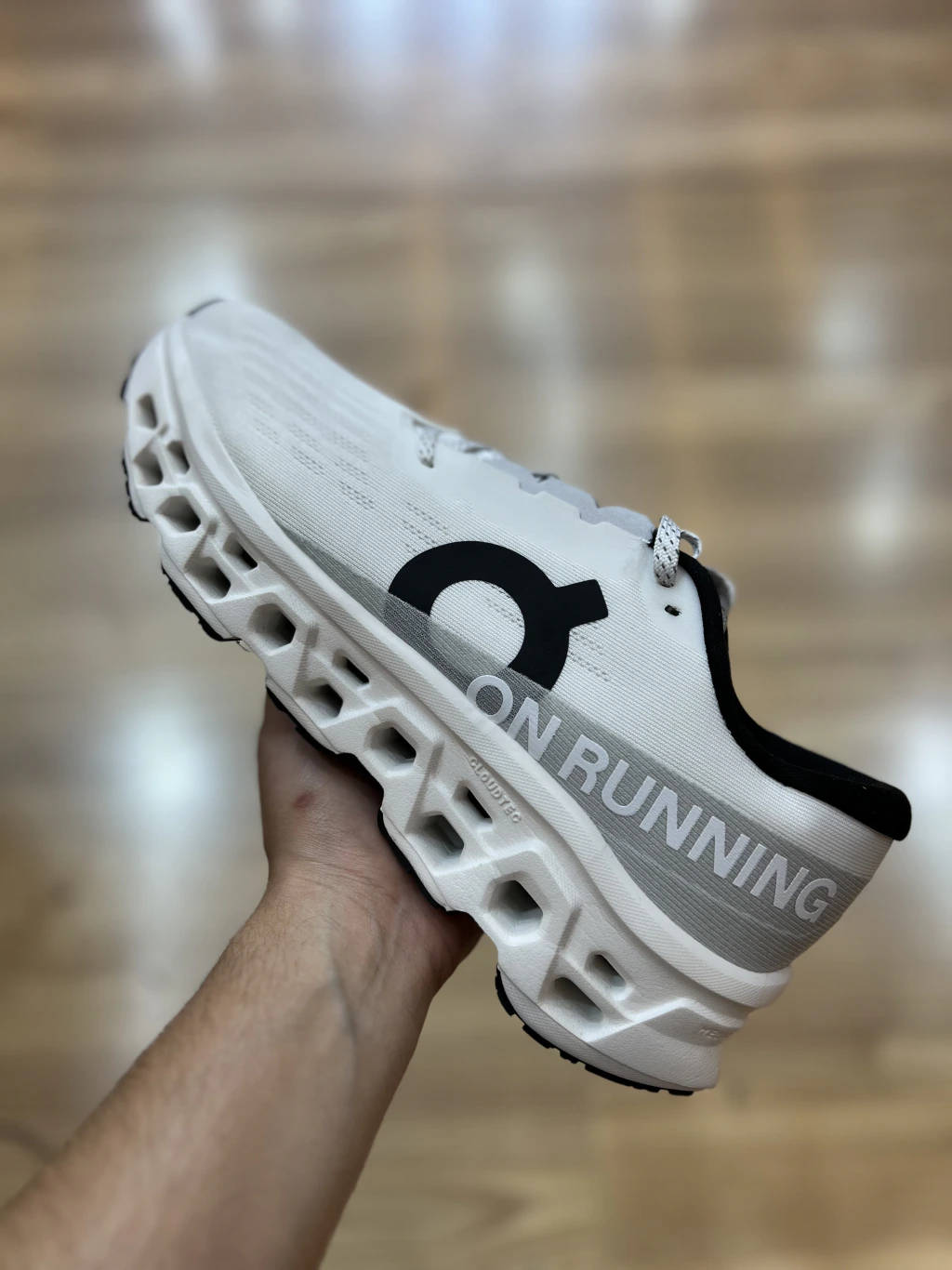 Tênis corrida On Running